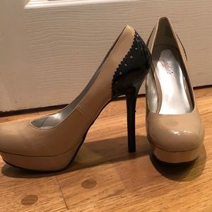 Nude heels with Black heel design